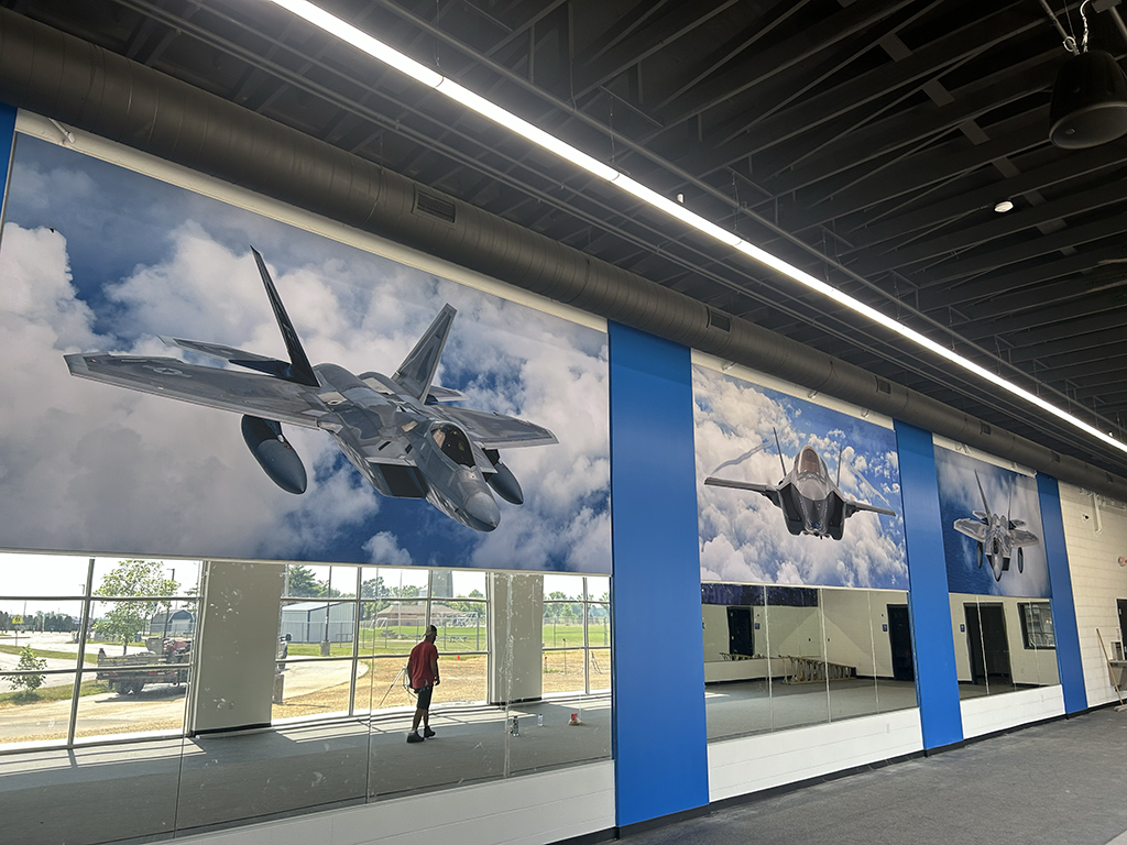 Franklin Monroe – Large Framed Jets